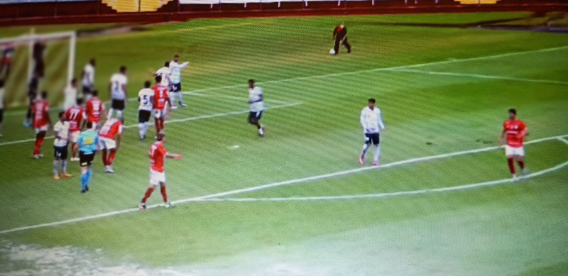 Noroeste em campo pesado saiu na frente, mas cedeu empate 