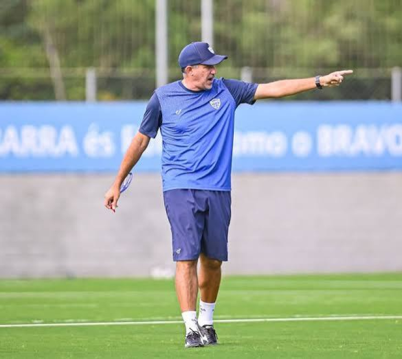 Diretoria do Noroeste conversa com técnico bicampeão e que deixou clube da Série B 